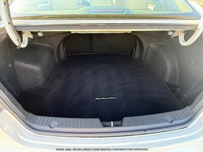 2012 Hyundai SONATA Limited - Photo 16 - Garden City, ID 83714