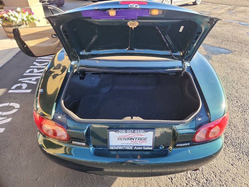2002 Mazda MX-5 Miata LS 2dr Roadster - Photo 12 - Garden City, ID 83714