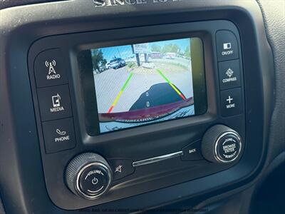 2016 Jeep Renegade Latitude   - Photo 13 - Garden City, ID 83714