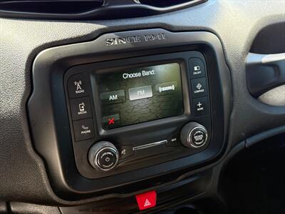 2016 Jeep Renegade Latitude   - Photo 26 - Garden City, ID 83714