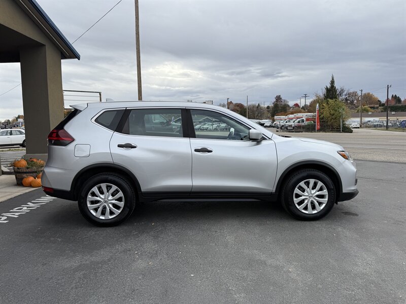 2018 Nissan Rogue S - Photo 8 - Garden City, ID 83714