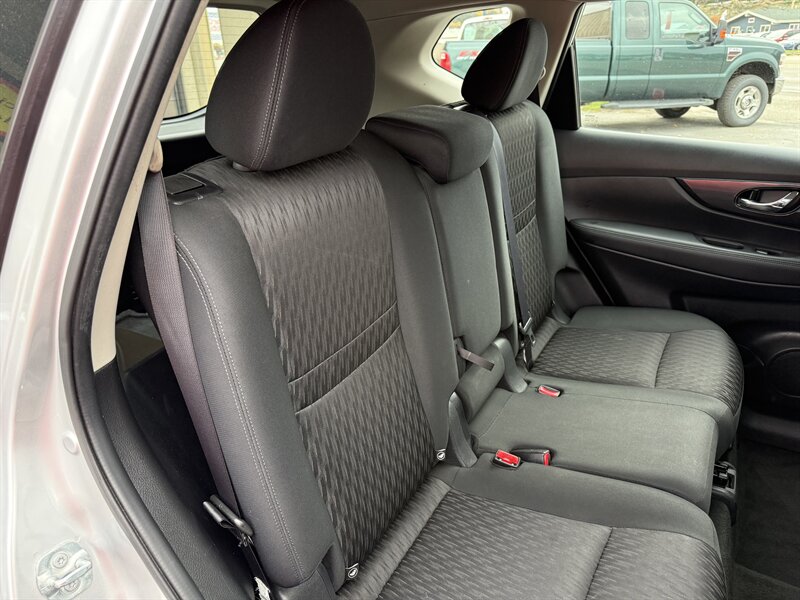 2018 Nissan Rogue S - Photo 18 - Garden City, ID 83714