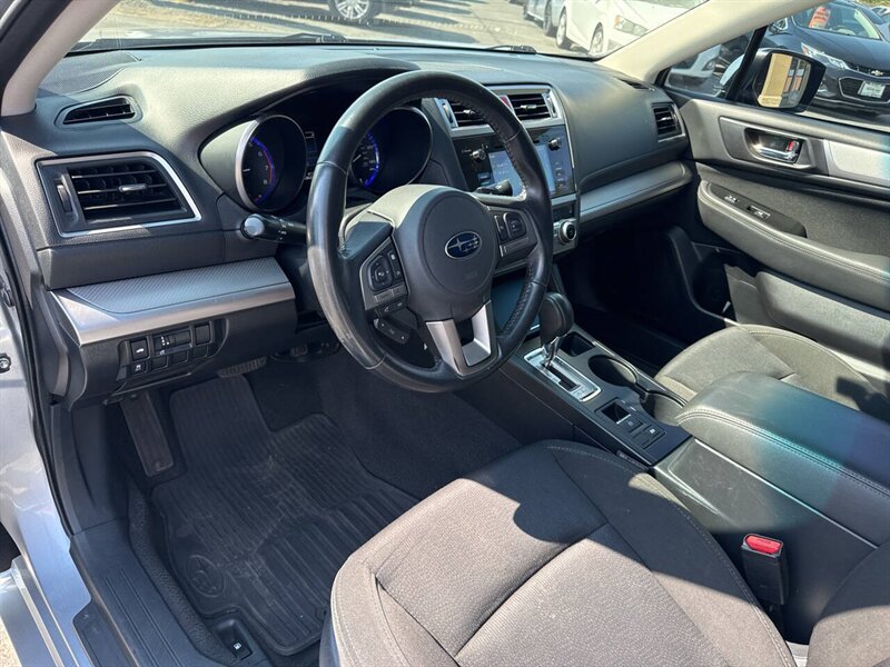 2017 Subaru Legacy 2.5i Premium AWD 4dr Sedan - Photo 10 - Garden City, ID 83714