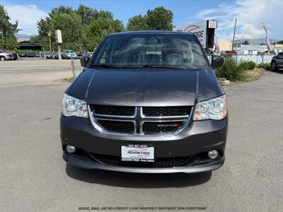 2019 Dodge Grand Caravan SXT   - Photo 2 - Garden City, ID 83714