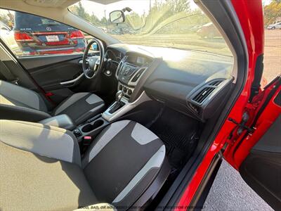 2012 Ford Focus SE   - Photo 19 - Garden City, ID 83714