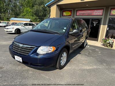2005 Chrysler Town and Country Touring   - Photo 3 - Garden City, ID 83714