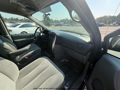 2005 Chrysler Town and Country Touring   - Photo 21 - Garden City, ID 83714