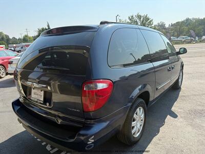 2005 Chrysler Town and Country Touring   - Photo 7 - Garden City, ID 83714