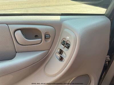 2005 Chrysler Town and Country Touring   - Photo 25 - Garden City, ID 83714