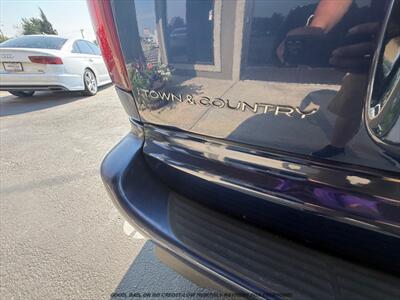 2005 Chrysler Town and Country Touring   - Photo 27 - Garden City, ID 83714