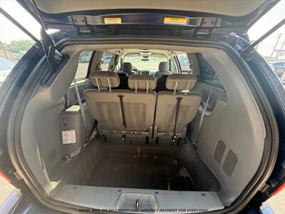 2005 Chrysler Town and Country Touring   - Photo 17 - Garden City, ID 83714