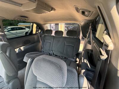 2005 Chrysler Town and Country Touring   - Photo 16 - Garden City, ID 83714