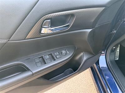 2016 Honda Accord Sport   - Photo 10 - Garden City, ID 83714