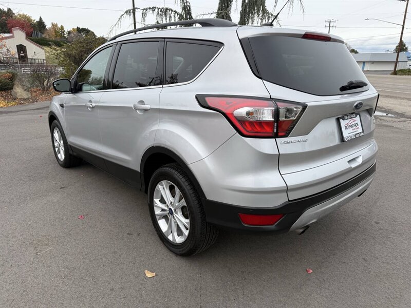 2018 Ford Escape SE AWD 4dr SUV - Photo 4 - Garden City, ID 83714