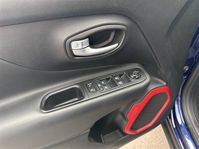 2017 Jeep Renegade Trailhawk   - Photo 25 - Garden City, ID 83714