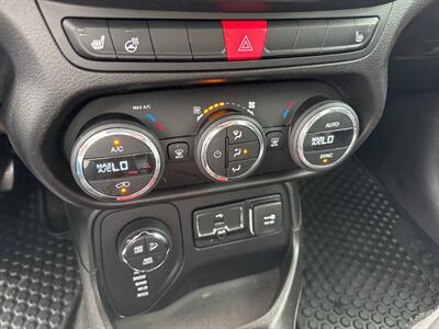 2017 Jeep Renegade Trailhawk   - Photo 14 - Garden City, ID 83714