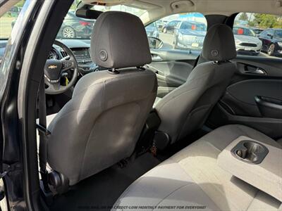 2017 Chevrolet Cruze LT Auto   - Photo 13 - Garden City, ID 83714