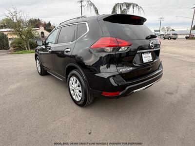 2017 Nissan Rogue S   - Photo 5 - Garden City, ID 83714