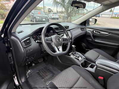 2017 Nissan Rogue S   - Photo 10 - Garden City, ID 83714