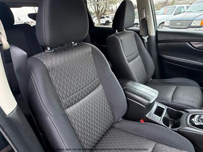 2017 Nissan Rogue S   - Photo 19 - Garden City, ID 83714