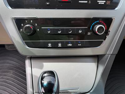2015 Hyundai SONATA SE   - Photo 25 - Garden City, ID 83714