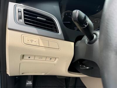 2015 Hyundai SONATA SE   - Photo 22 - Garden City, ID 83714