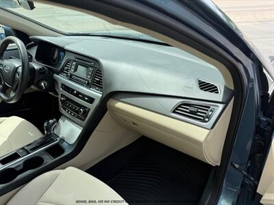 2015 Hyundai SONATA SE   - Photo 18 - Garden City, ID 83714