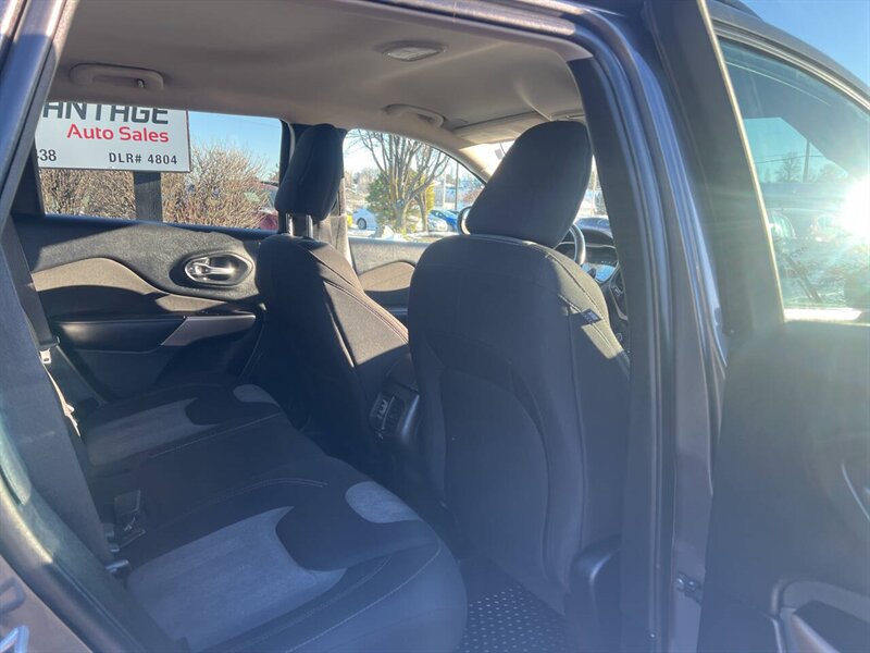 2018 Jeep Cherokee Tech Connect 4x4 4dr SUV - Photo 15 - Garden City, ID 83714