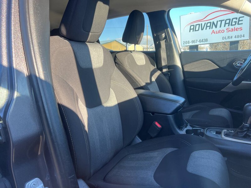 2018 Jeep Cherokee Tech Connect 4x4 4dr SUV - Photo 16 - Garden City, ID 83714