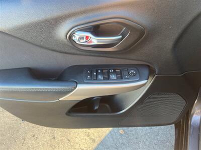 2018 Jeep Cherokee Tech Connect 4x4 4dr SUV - Photo 20 - Garden City, ID 83714