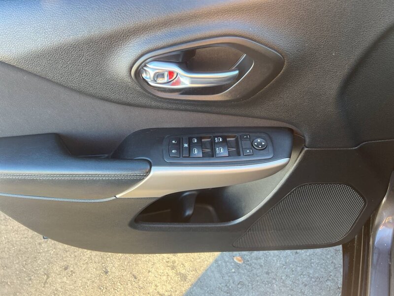 2018 Jeep Cherokee Tech Connect 4x4 4dr SUV - Photo 20 - Garden City, ID 83714