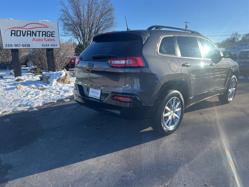 2018 Jeep Cherokee Tech Connect 4x4 4dr SUV - Photo 6 - Garden City, ID 83714