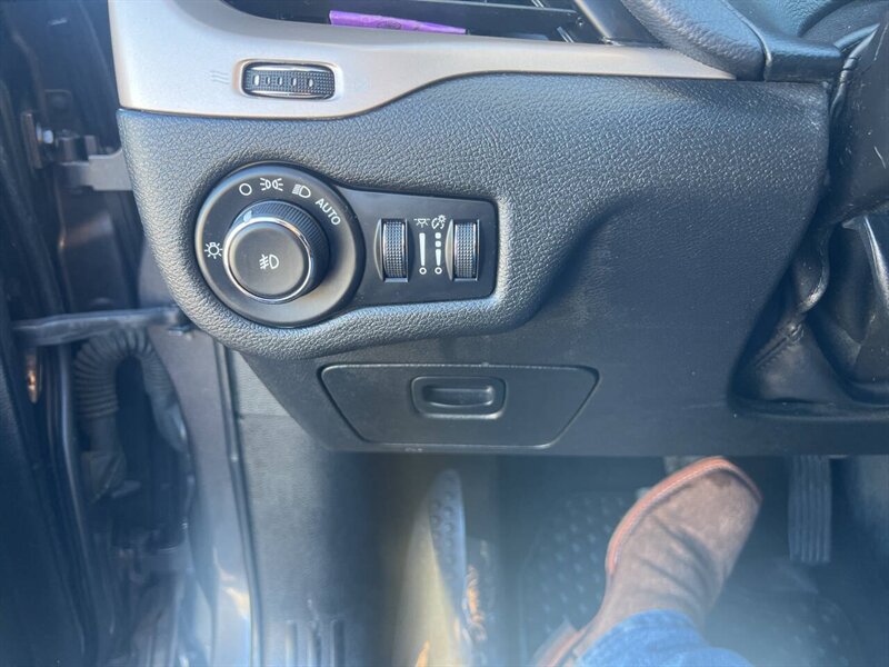 2018 Jeep Cherokee Tech Connect 4x4 4dr SUV - Photo 21 - Garden City, ID 83714