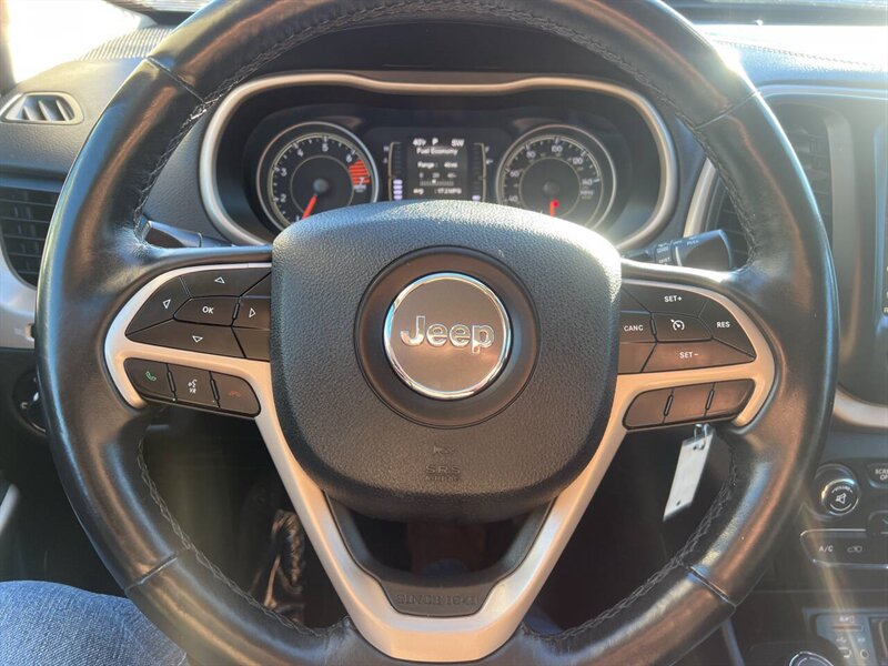 2018 Jeep Cherokee Tech Connect 4x4 4dr SUV - Photo 22 - Garden City, ID 83714