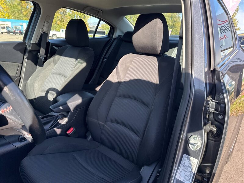 2016 Mazda Mazda3 i Touring 4dr Sedan 6A - Photo 12 - Garden City, ID 83714