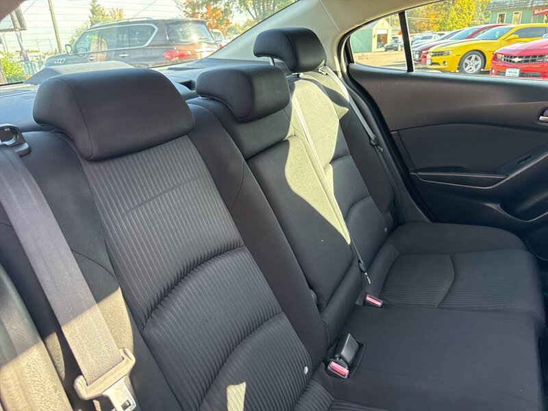 2016 Mazda Mazda3 i Touring 4dr Sedan 6A - Photo 20 - Garden City, ID 83714