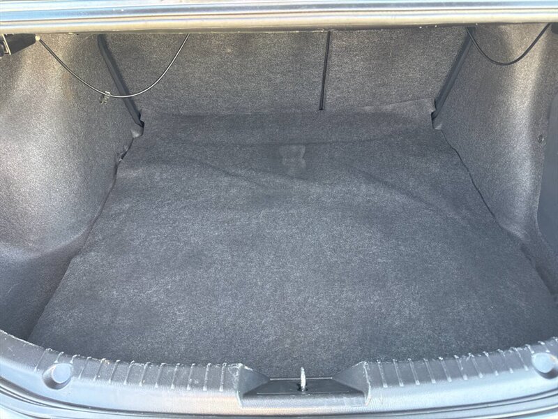 2016 Mazda Mazda3 i Touring 4dr Sedan 6A - Photo 19 - Garden City, ID 83714