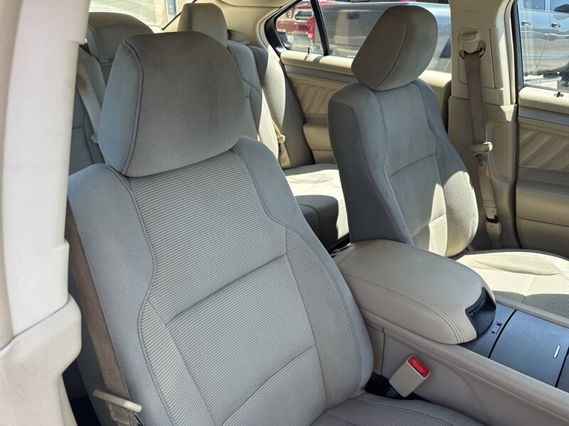 2017 Ford Taurus SEL AWD 4dr Sedan - Photo 18 - Garden City, ID 83714