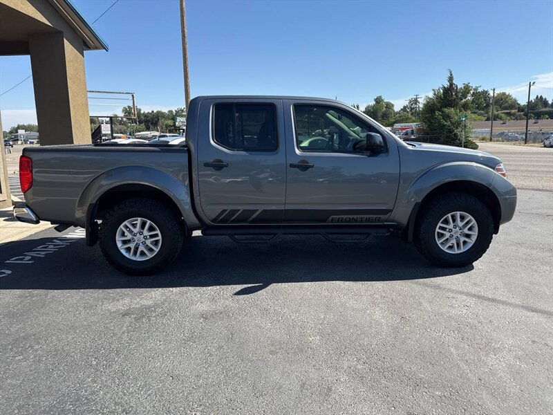2018 Nissan Frontier SV 4x4 4dr Crew Cab 5 ft. SB 5A - Photo 8 - Garden City, ID 83714