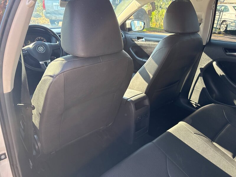 2011 Volkswagen Jetta SE PZEV 4dr Sedan 6A - Photo 13 - Garden City, ID 83714