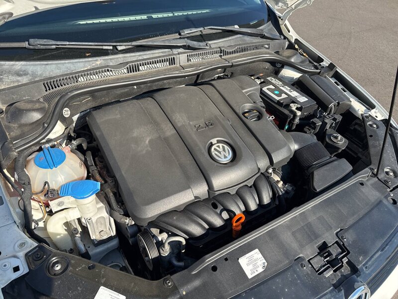 2011 Volkswagen Jetta SE PZEV 4dr Sedan 6A - Photo 20 - Garden City, ID 83714