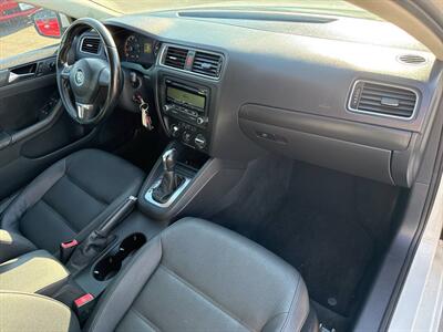2011 Volkswagen Jetta SE PZEV 4dr Sedan 6A - Photo 19 - Garden City, ID 83714