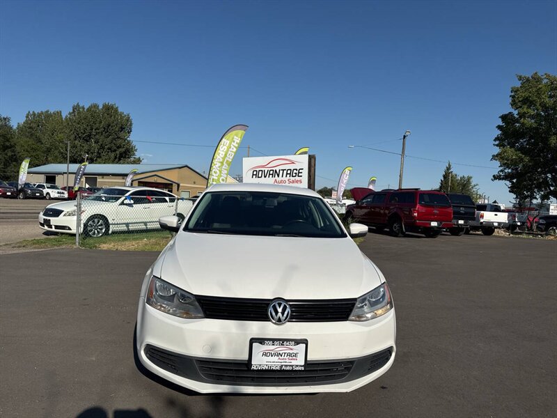 2011 Volkswagen Jetta SE PZEV 4dr Sedan 6A - Photo 2 - Garden City, ID 83714