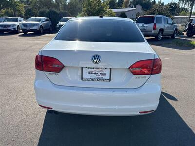 2011 Volkswagen Jetta SE PZEV 4dr Sedan 6A - Photo 6 - Garden City, ID 83714