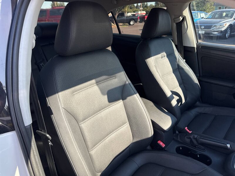 2011 Volkswagen Jetta SE PZEV 4dr Sedan 6A - Photo 18 - Garden City, ID 83714