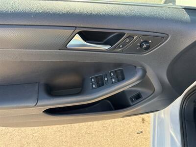 2011 Volkswagen Jetta SE PZEV 4dr Sedan 6A - Photo 22 - Garden City, ID 83714