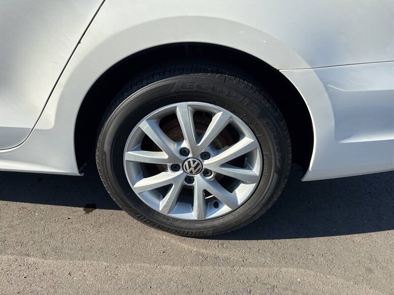 2011 Volkswagen Jetta SE PZEV 4dr Sedan 6A - Photo 21 - Garden City, ID 83714