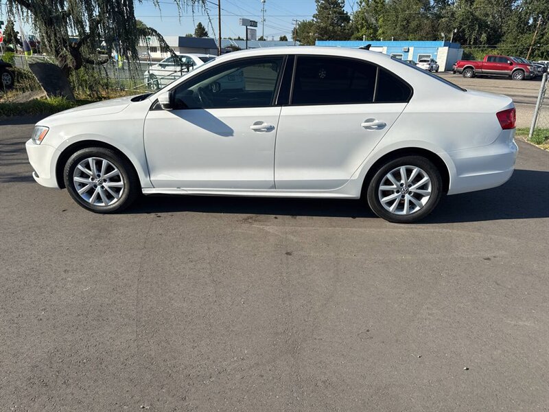 2011 Volkswagen Jetta SE PZEV 4dr Sedan 6A - Photo 4 - Garden City, ID 83714