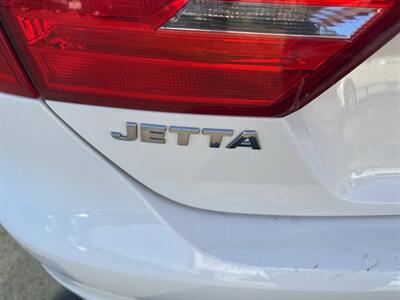 2011 Volkswagen Jetta SE PZEV 4dr Sedan 6A - Photo 24 - Garden City, ID 83714