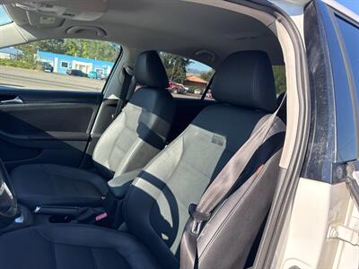 2011 Volkswagen Jetta SE PZEV 4dr Sedan 6A - Photo 11 - Garden City, ID 83714